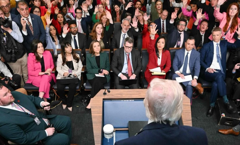 Trump niega que sus declaraciones sean crímenes de guerra