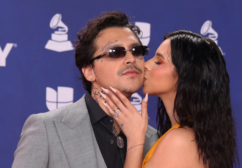 Nodal habla de como Ángela lo transformó y sin pedirlo