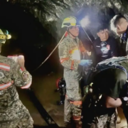 Rescatan con vida a segundo minero atrapado