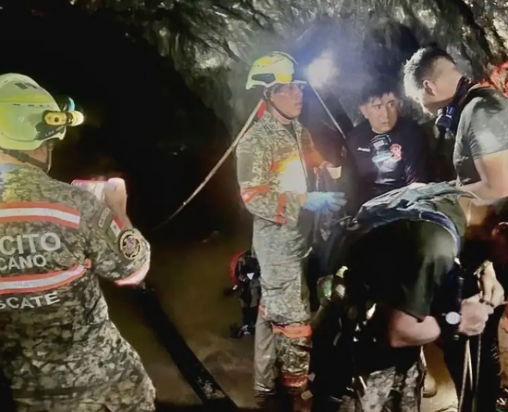 Rescatan con vida a segundo minero atrapado