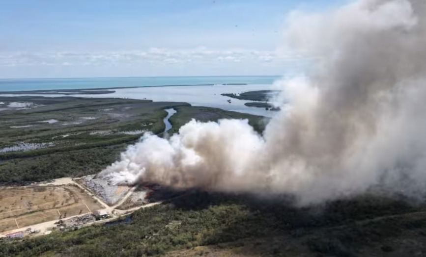 Incendio fuera de control en Ciudad del Carmen alarma total