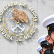 La Armada de México sorprende a niños en Champotón