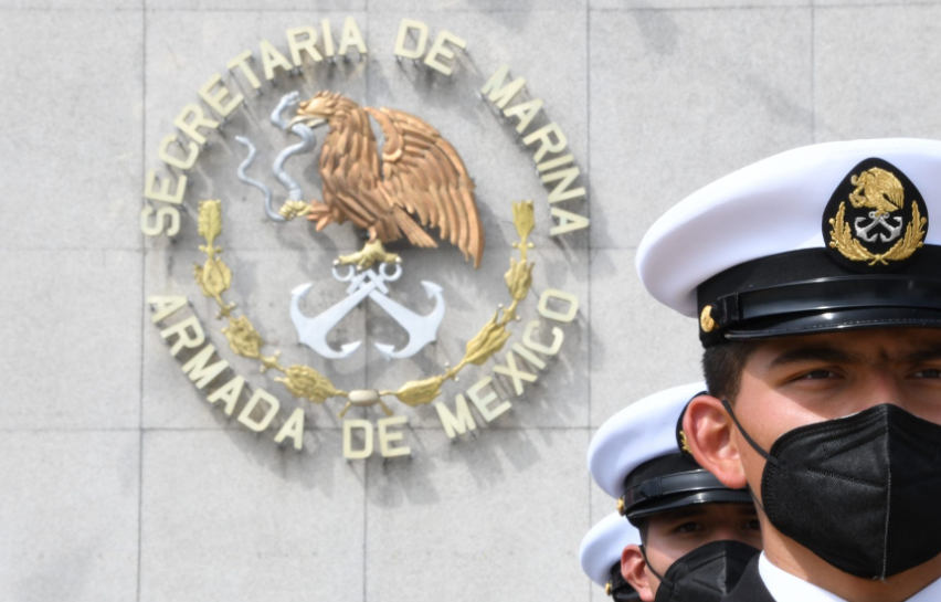 La Armada de México sorprende a niños en Champotón