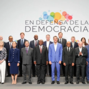 Clausuran cumbre de líderes en Barcelona