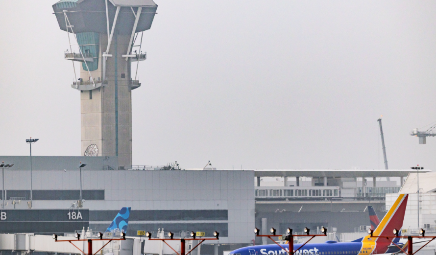 Arrestan a mujer iraní en aeropuerto de EEUU por supuesto trafico de armas