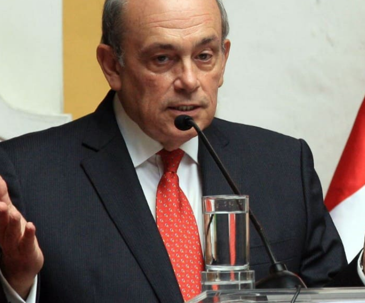 Canciller y ministro de Defensa de Perú renuncian