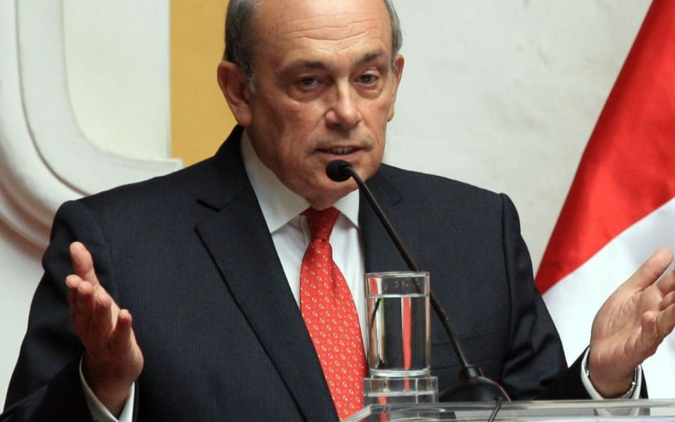 Canciller y ministro de Defensa de Perú renuncian