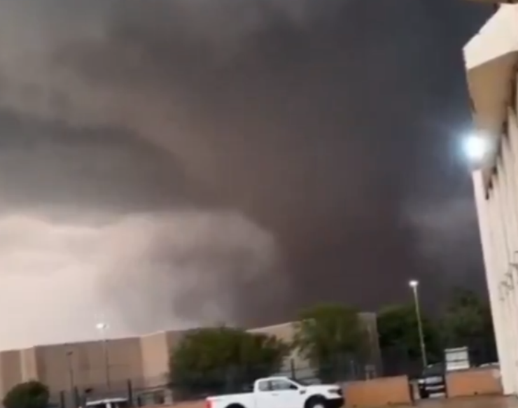Un tornado arrasa Oklahoma causando enormes daños a su paso