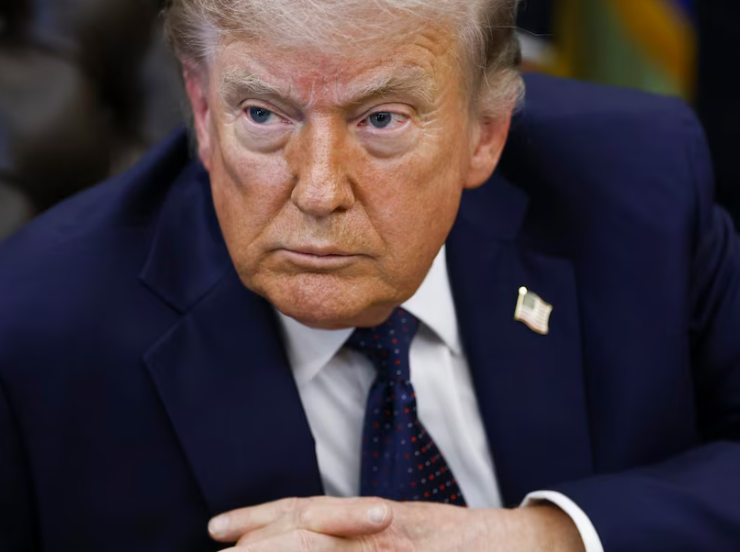 Trump sanciona a refinería y a 40 navieras de China por negocios con Irán