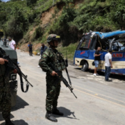 México se solidariza con víctimas en carretera de Colombia