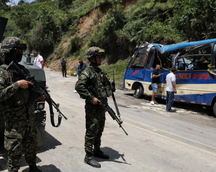 México se solidariza con víctimas en carretera de Colombia