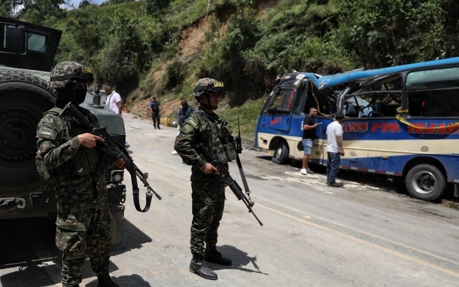 México se solidariza con víctimas en carretera de Colombia