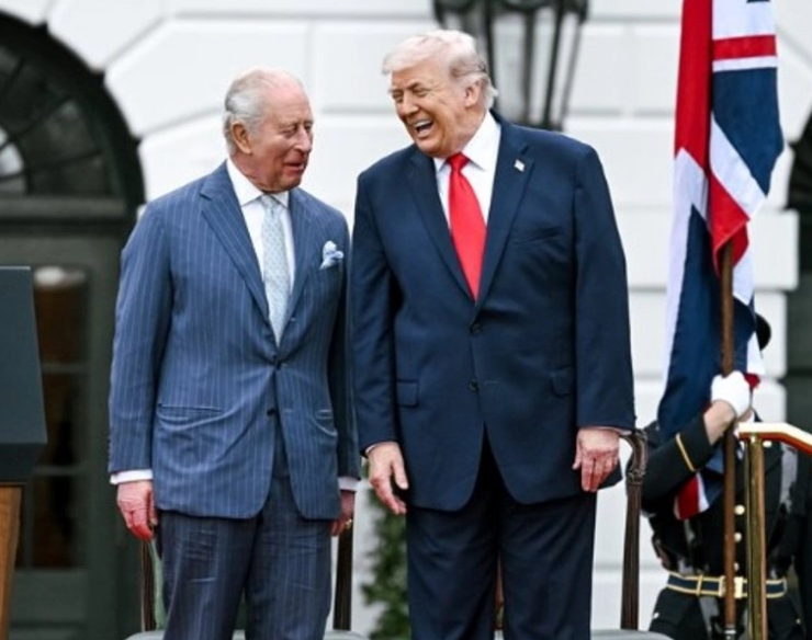 Casa Blanca nombra “rey” a Trump durante visita de un verdadero rey