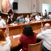 Diputados contradicen a la gobernadora: crisis explota