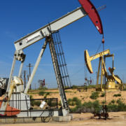 EAU dice adiós a la OPEP para producir su propio petróleo