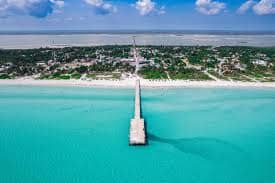 Playas vírgenes de El Cuyo, ideal para desconectarte y disfrutar del mar en total paz.