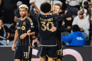 David Martínez Morales brilló con un doblete en la contundente victoria donde LAFC aplastó al Cruz Azul en la CONCACAF Champions Cup.