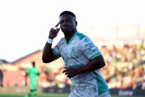 Cristian Dájome aprovechó un error defensivo del América para marcar el gol del empate y silenciar a las Águilas en los minutos finales.