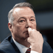 Director del ICE renuncia en medio de tensiones