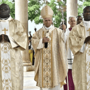 El Papa llama en Guinea Ecuatorial