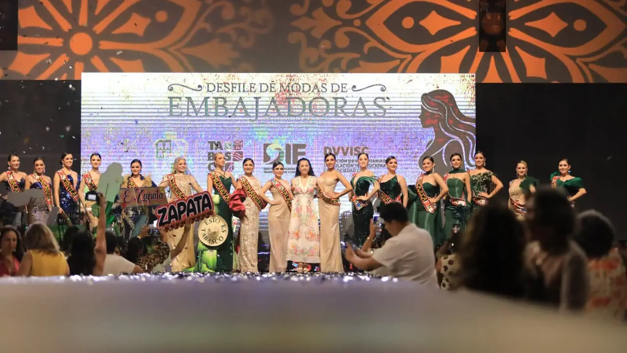 Elegancia en Pasarela de solidaridad brilla en la Preferia Tabasco 2026