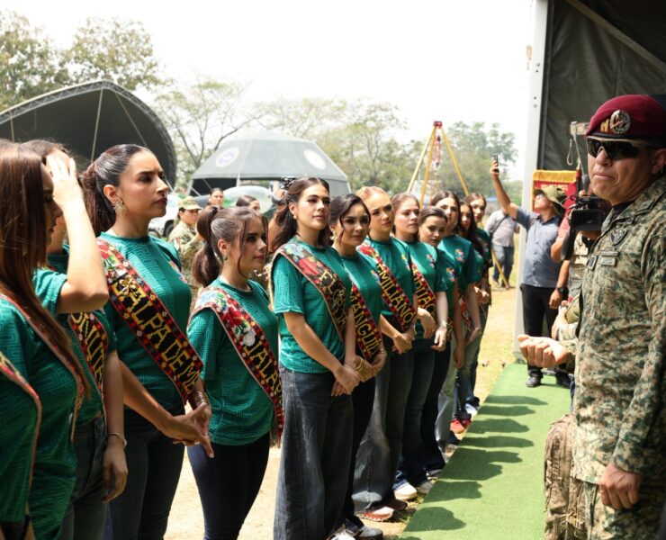 Embajadoras aspirantes a Flor Tabasco 2026 visitan la exposición