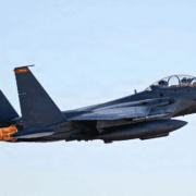 Estados Unidos rescata a piloto de caza derribado en Irán