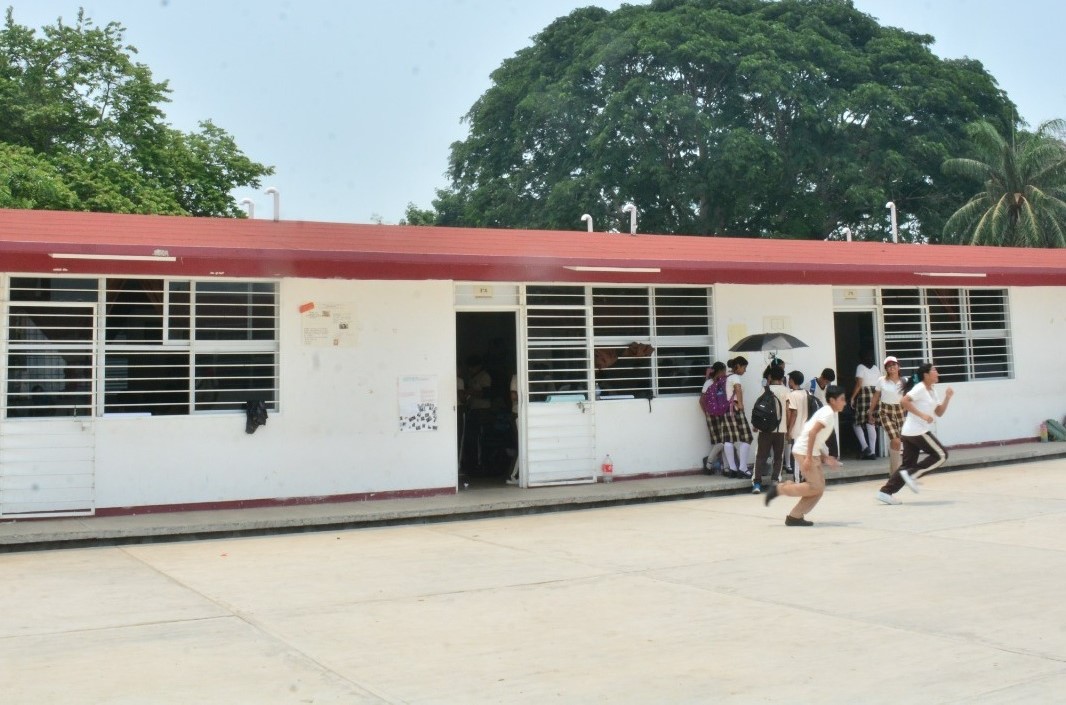 Evalúan ajustes en horarios escolares