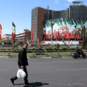 Irán amenaza con cerrar el golfo Pérsico