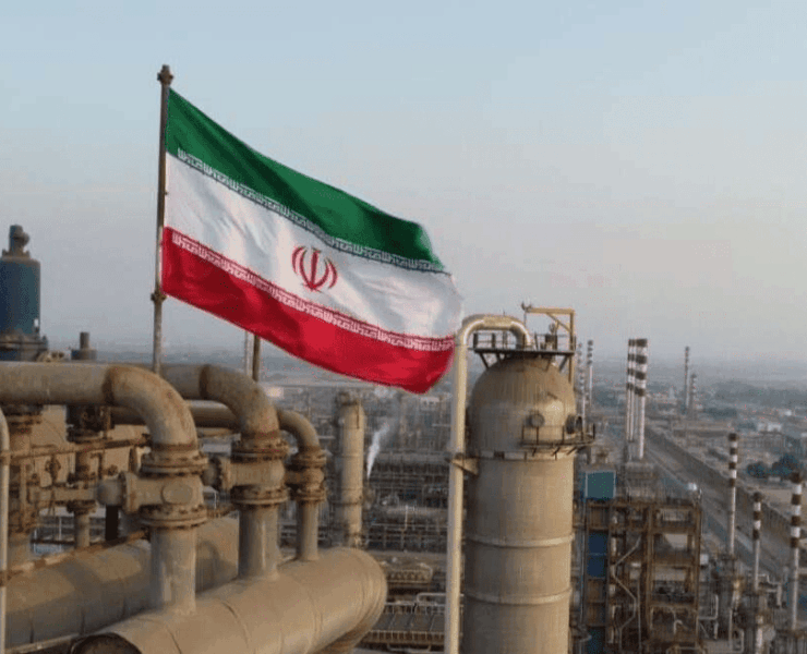 Irán amenaza con cortar petróleo y gas a EEUU