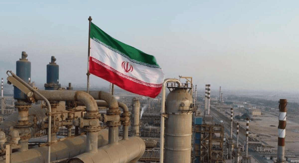 Irán amenaza con cortar petróleo y gas a EEUU