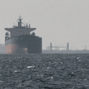 Irán amenazó a EEUU si bloquea Ormuz