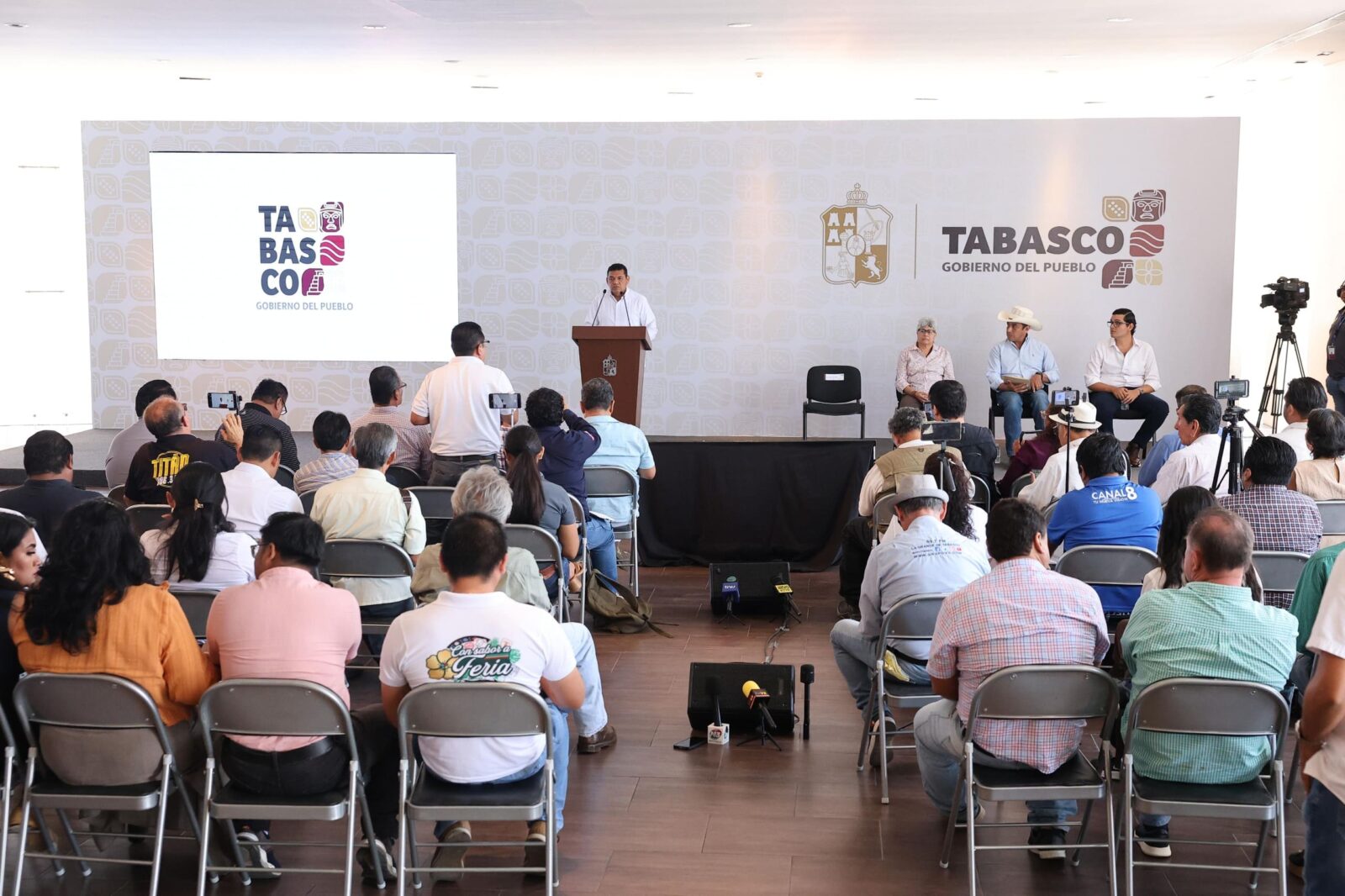 Javier May anuncia visita de titular de la SEP a Tabasco