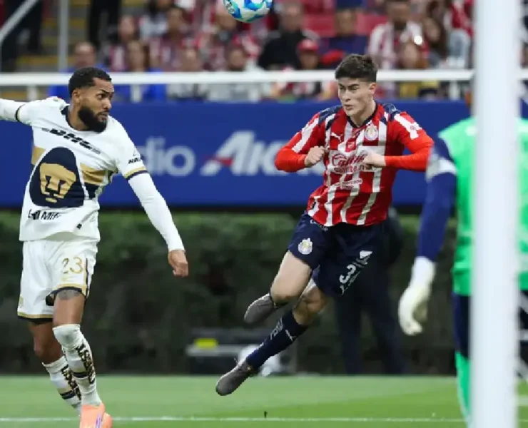 La “Hormiga” González rescató el empate y salvó a Chivas en un duelo lleno de drama