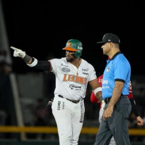 Con un rally tempranero y pitcheo dominante, Leones de Yucatán se llevó el primero de la serie y pega primero ante los Diablos Rojos del México.
