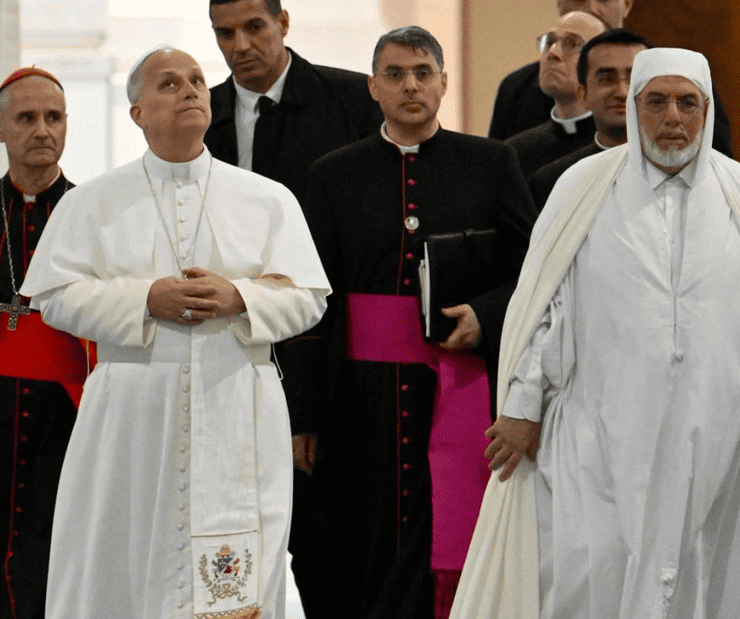 León XIV defiende su mensaje de paz