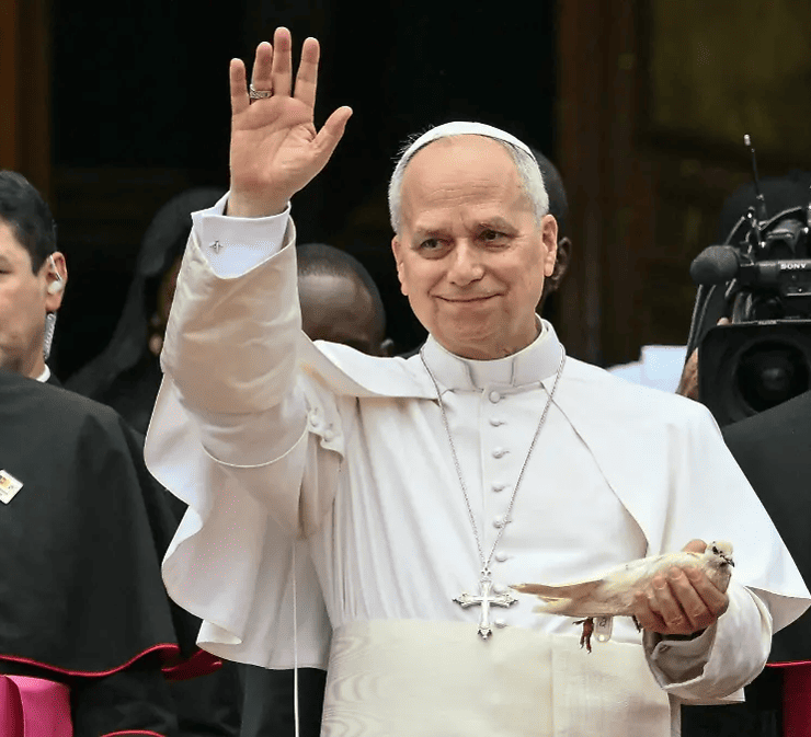 León XIV denuncia que el mundo está siendo destruido por unos pocos tiranos