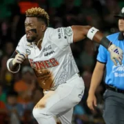 Leones de Yucatán se llevó el primero de la serie con ofensiva explosiva