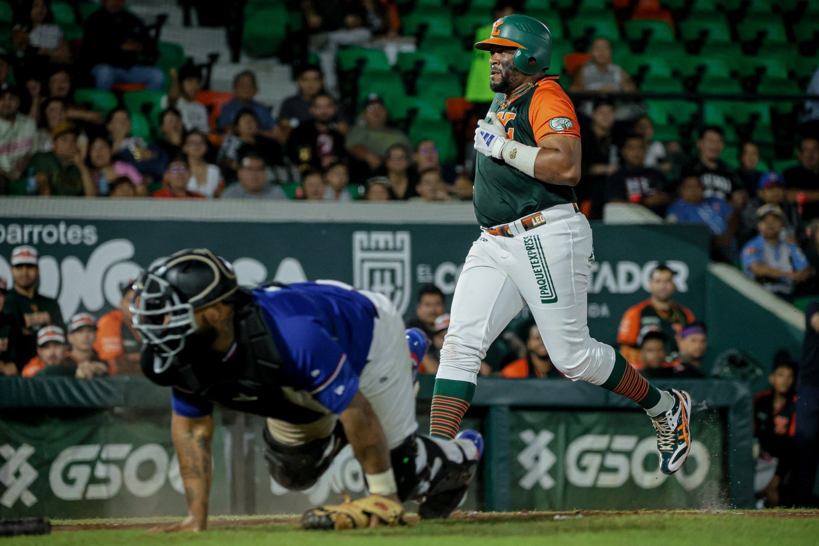 Leones triunfan y dominan en casa ante Olmecas 