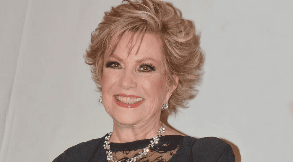 Maxine Woodside rompe estereotipos al posar sin ropa