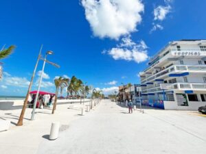 Progreso brilla en los Últimos días de vacaciones, el lugar perfecto para disfrutar del mar, saborear mariscos frescos y relajarse frente al malecón.