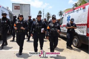 Como parte del operativo de seguridad por Semana Santa 2026 en zonas turísticas, autoridades refuerzan seguridad en playas con presencia constante y atención directa a turistas.