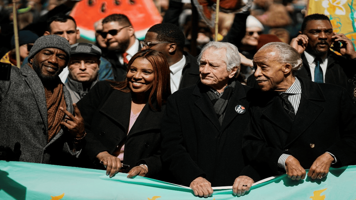 Robert De Niro se suma a protesta masiva contra Trump