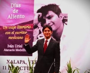 La literatura como puente: Iván Uriel Atanacio Medellín transforma experiencias migrantes en relatos que inspiran y generan empatía.
