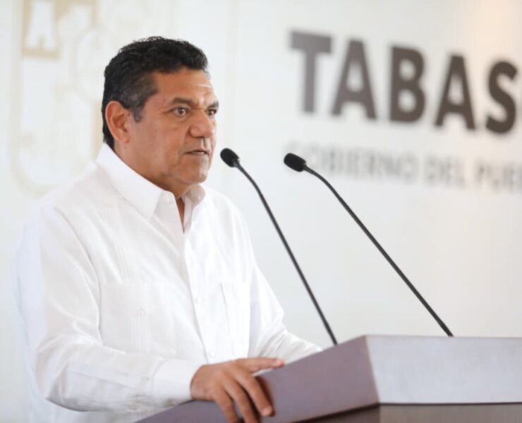 Saldo blanco en desfile de carros alegóricos