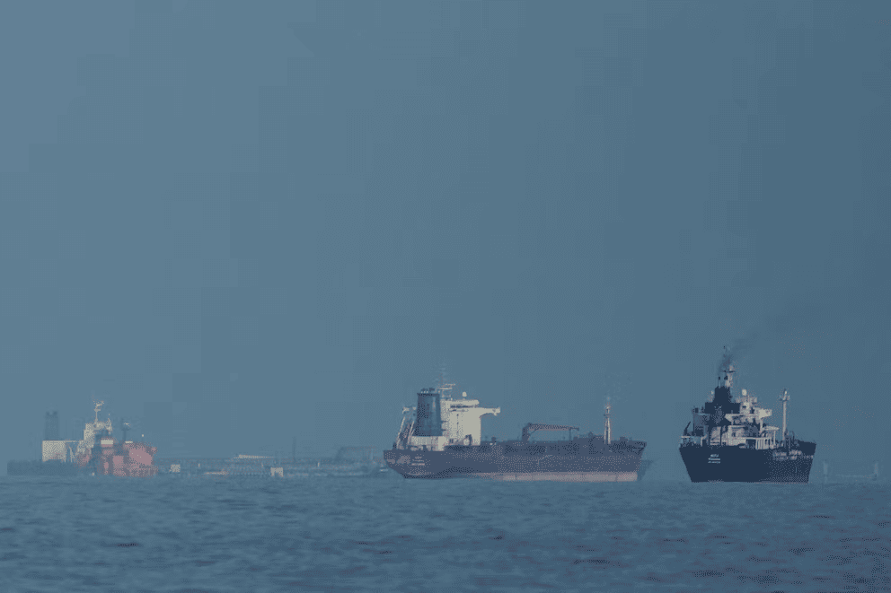 Tres petroleros sancionados por EEUU logran cruzar Ormuz