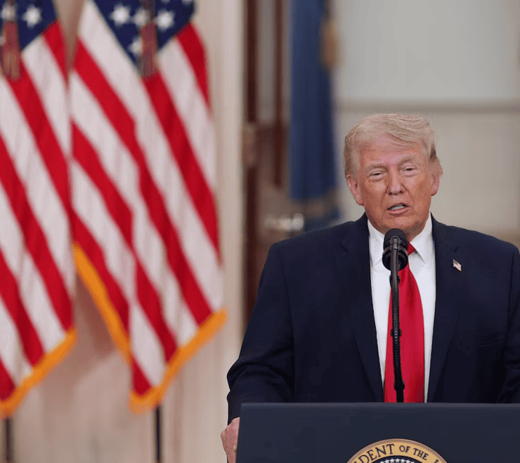 Trump afirma que EEUU podría reabrir el estrecho de Ormuz