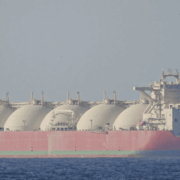 Trump ordena destruir buques iraníes