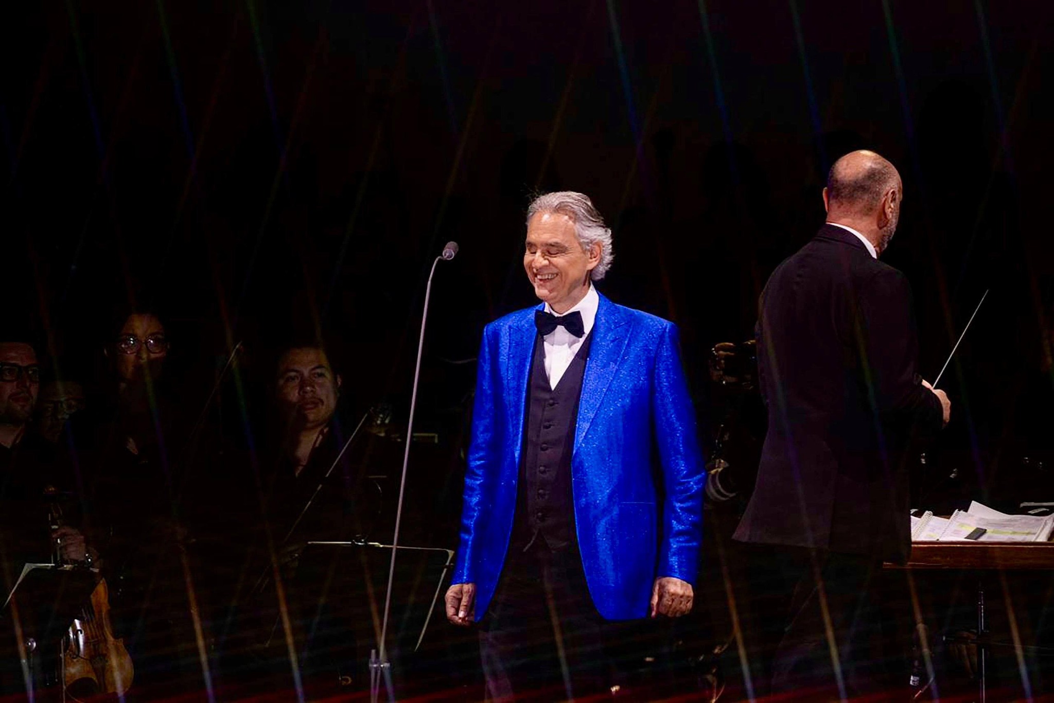 Una plaza tomada por la potencia vocal de Andrea Bocelli