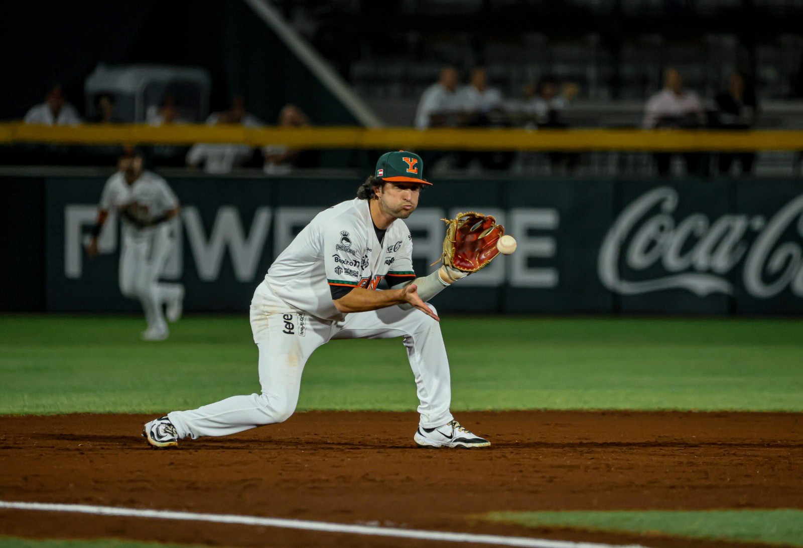 Veracruz sorprende y toma ventaja en emocionante duelo inicial